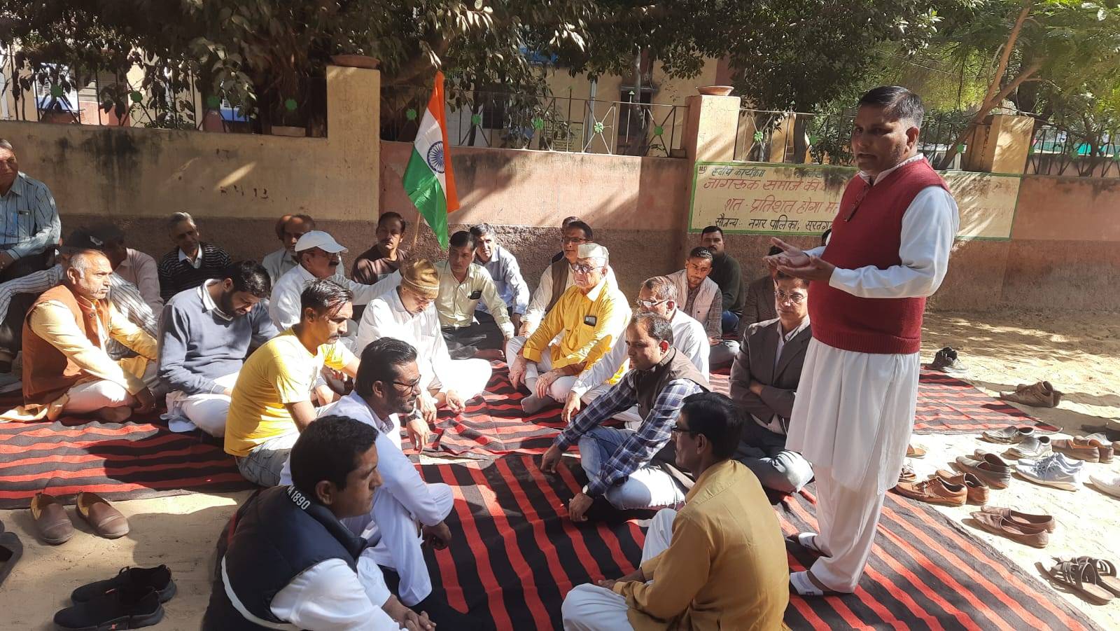 छात्रा की मौत के मामले में धरना, हालात नहीं सुधरने पर दी आंदोलन की चेतावनी