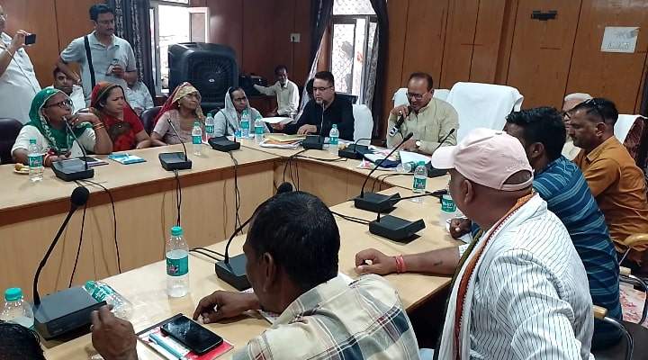 कालवा की गुगली, कांग्रेसी हुए हिट विकेट, खुद घिरे भ्रष्टाचार के आरोपों में